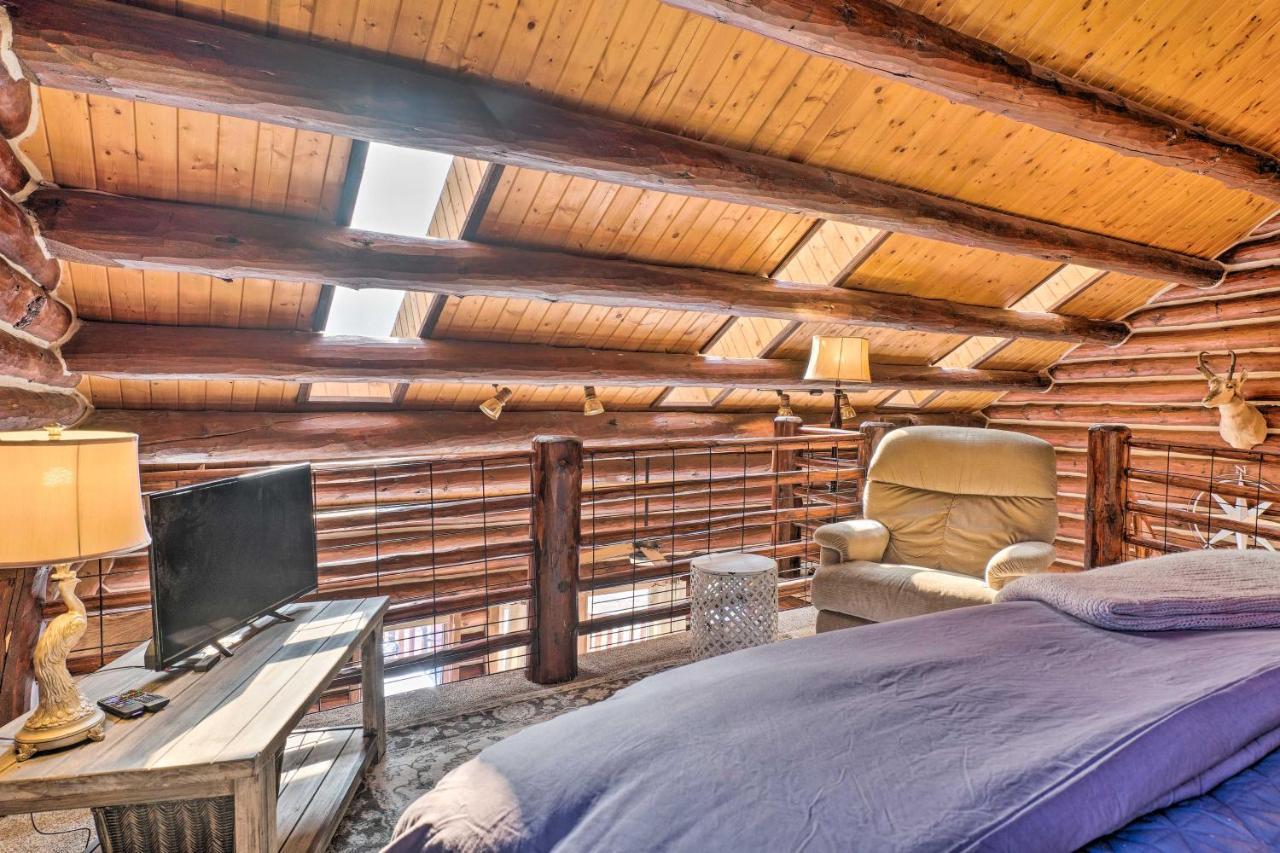 Classic Colorado Log Home With Mountain Views! Florissant Luaran gambar